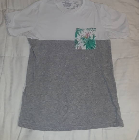 PULL & Bear t shirt size Medium - Picture 1 of 3